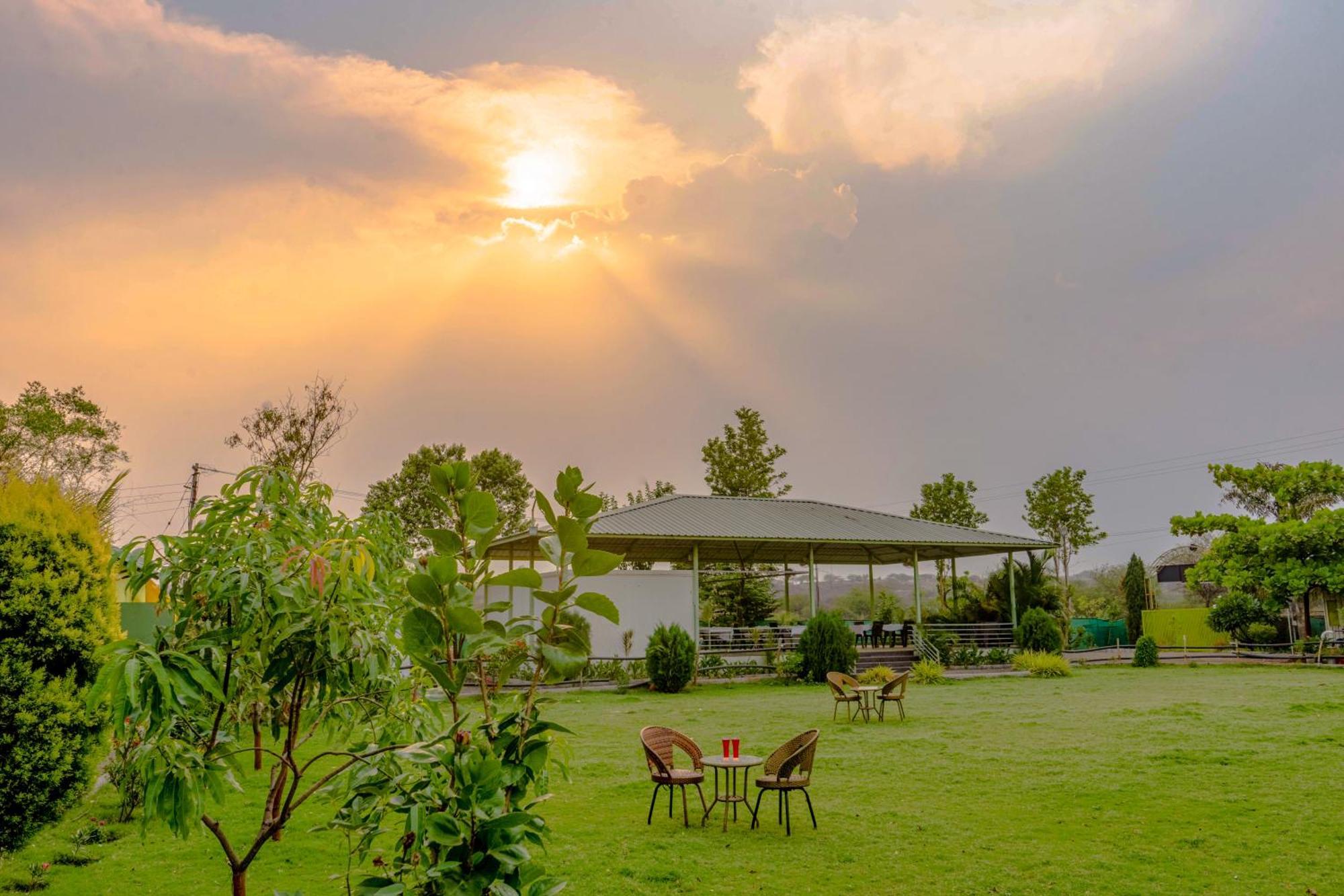 The Riverine Stay By The Lake อิกัตปุรี ภายนอก รูปภาพ